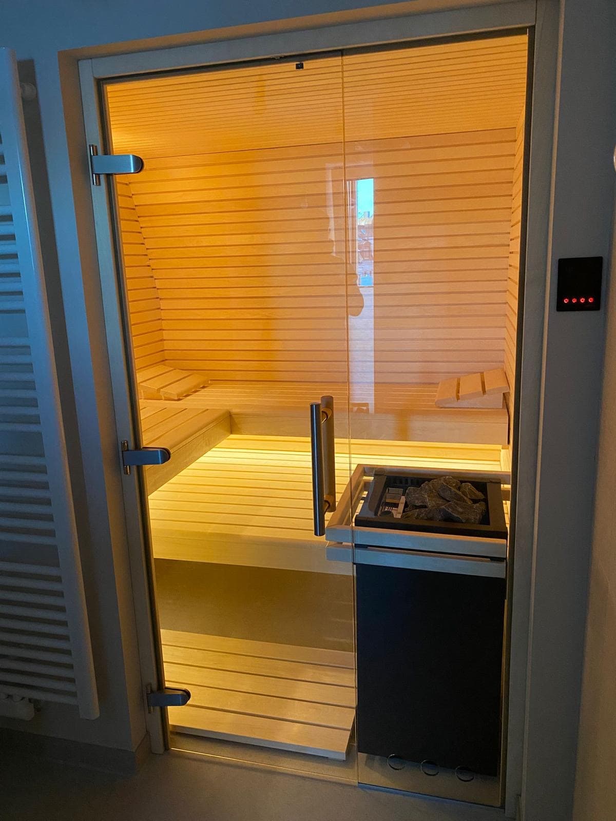 Designsauna unter Dachschräge